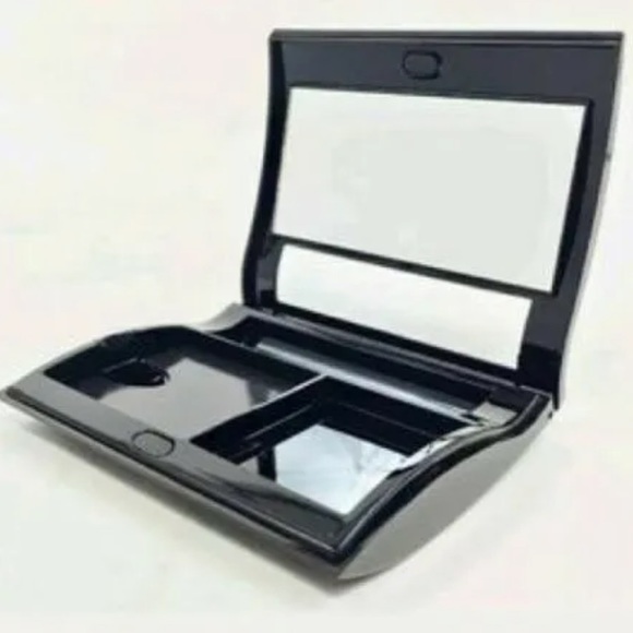 Mary Kay Compact. New - Picture 5 of 9